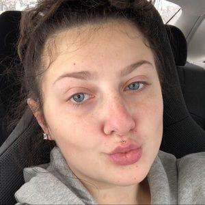 Meet your Posher, Mallory